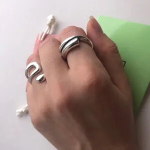 Sidabrinis minimalistinis unikalios formos žiedas-7