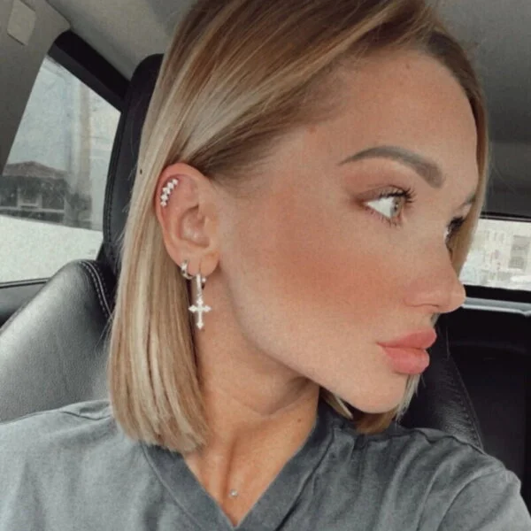 Stilingi kryžiaus formos kabantys auskarai Spalva Sidabrinė 3-6 Stilingi kryžiaus formos kabantys auskarai Spalva Sidabrinė 3-6