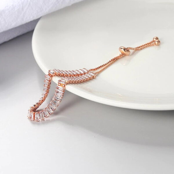 Prabangi apyrankė su cirkonio kristalais-2 Prabangi apyrankė su cirkonio kristalais-2