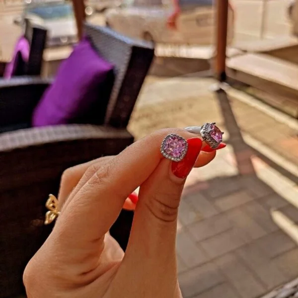 Prabangūs rožinio akmens auskarai-1 Prabangūs rožinio akmens auskarai-1