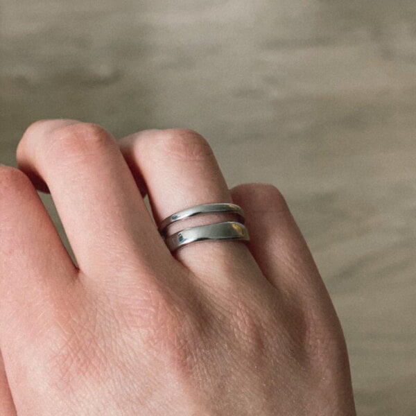 Sidabrinis madingas apvalus žiedas-5 Sidabrinis madingas apvalus žiedas-5