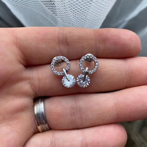 Korėjietiško stiliaus apvalios formos minimalistiniai auskarai su kubinio cirkonio kristalais-7 Korėjietiško stiliaus apvalios formos minimalistiniai auskarai su kubinio cirkonio kristalais-7