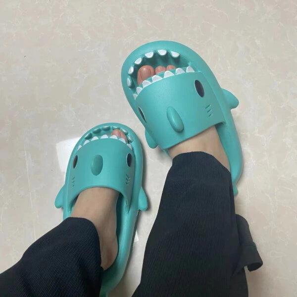 2022-summer-slippers-slepetes-sark-07 2022-summer-slippers-slepetes-sark-07