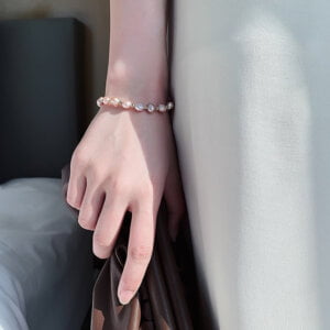 apyranke-baroque-pearl-bracelet-video