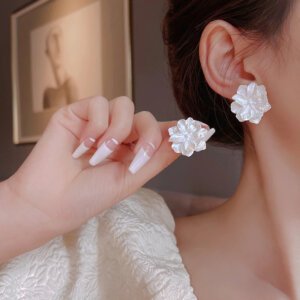 auskarai-flower-stud-earrings-01