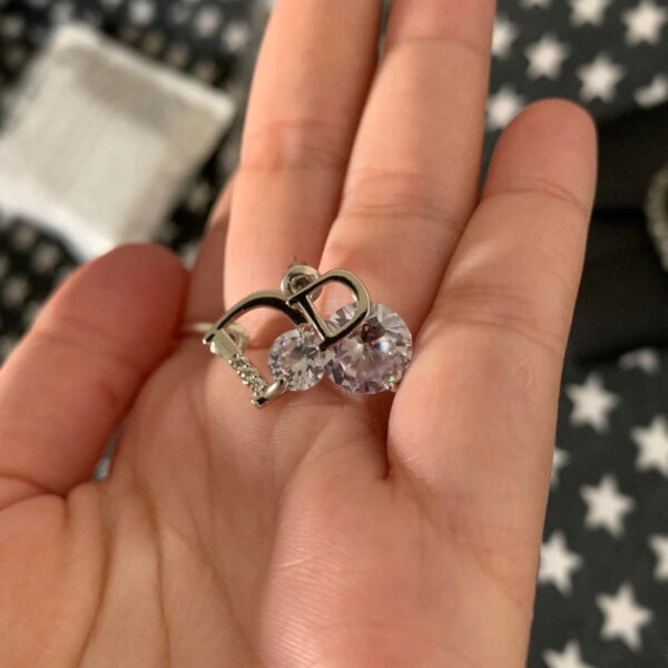 auskarai-letter-asymmetric-stud-earrings-09 auskarai-letter-asymmetric-stud-earrings-09