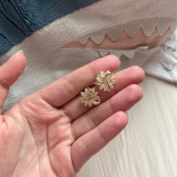 auskarai-opal-petal-purple-circle-stud-earrings-06 auskarai-opal-petal-purple-circle-stud-earrings-06