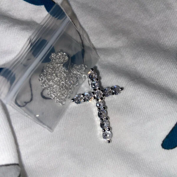 pakabukas-mini-kryzelis-necklace-pendant-02 pakabukas-mini-kryzelis-necklace-pendant-02