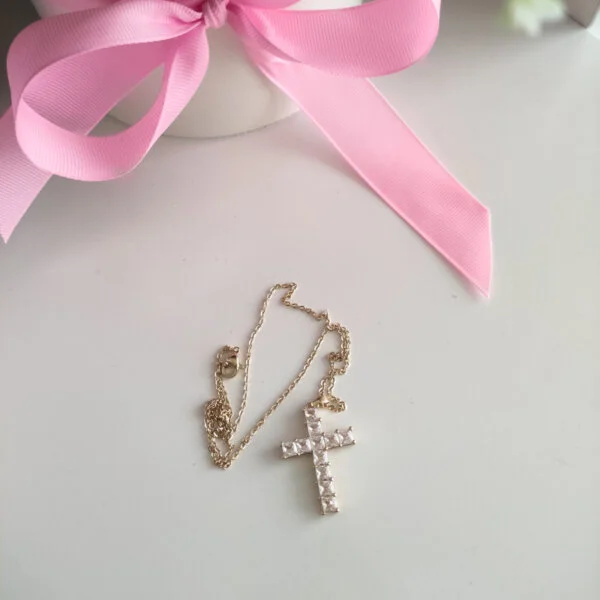 Pakabukas-grandinėlė-Kryžiukas-0 Pakabukas-grandinėlė-Kryžiukas-0