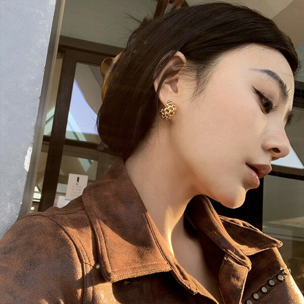 auskarai-stud-earrings-saga-02 auskarai-stud-earrings-saga-02