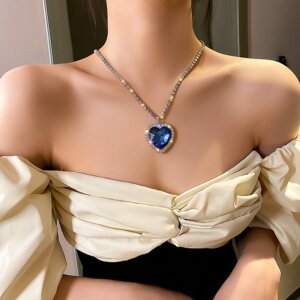 pakabukas-necklace-pendant-lara-02
