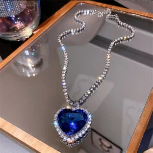 pakabukas-necklace-pendant-lara-03