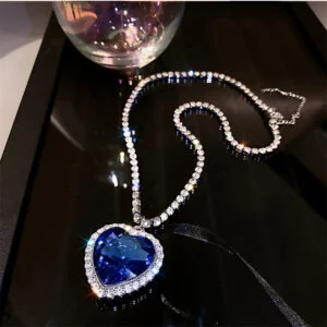 pakabukas-necklace-pendant-lara-04