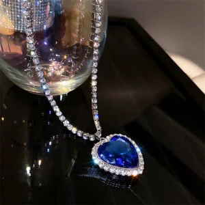 pakabukas-necklace-pendant-lara-05