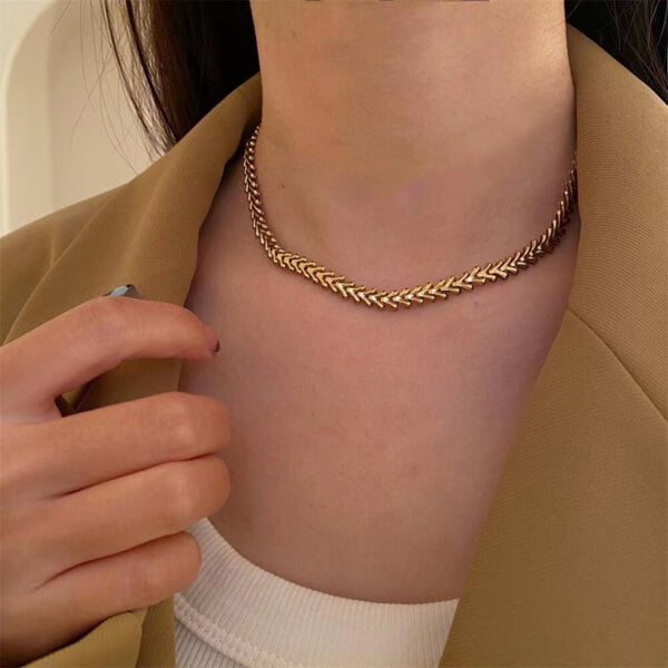 pakabukas-necklace-pendant-neferti-01