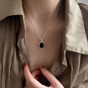 pakabukas-necklace-pendant-fuschia-01