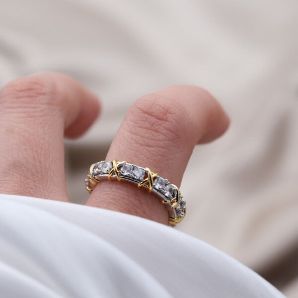 ziedas-ring-holly-02 ziedas-ring-holly-02